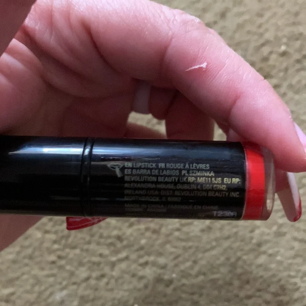 Nwob makeup revolution lip stick in slow
